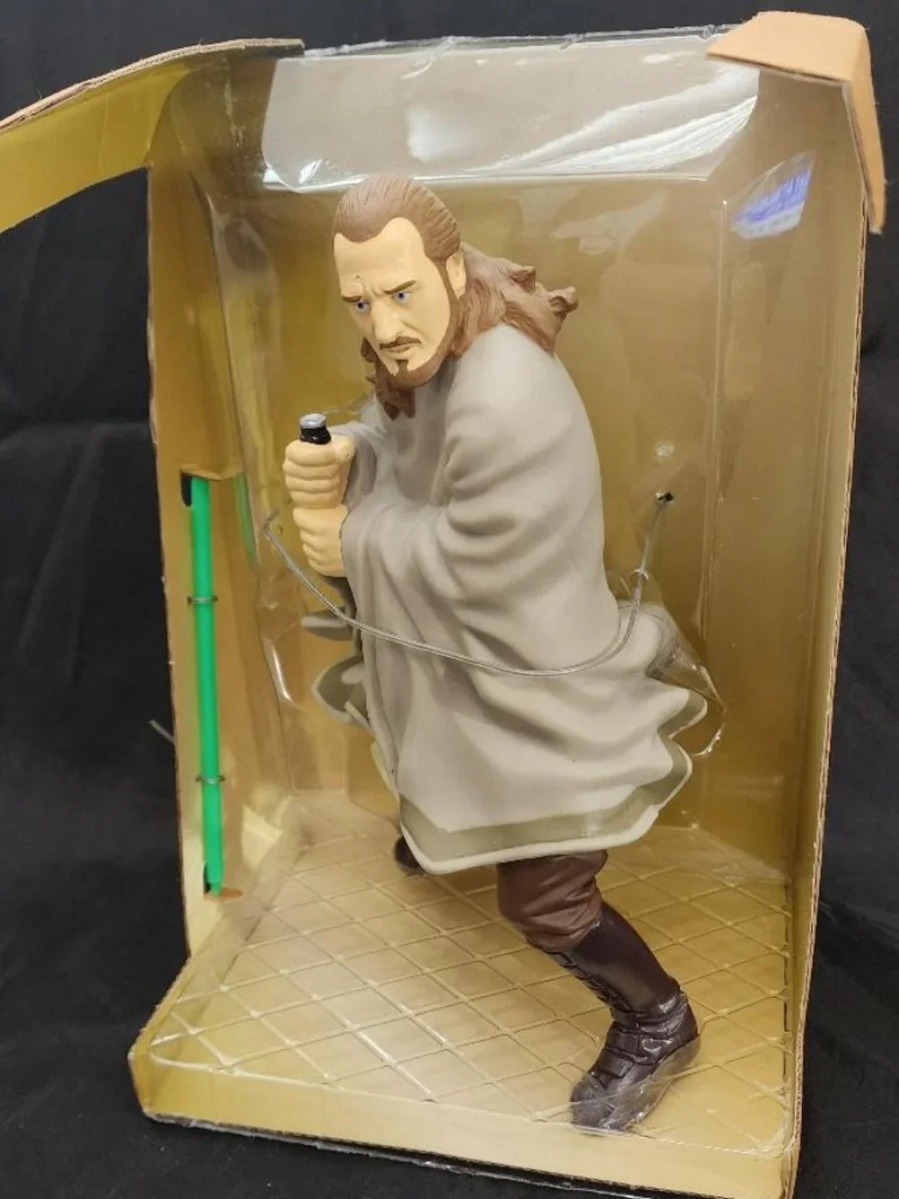 Vintage Star Wars Qui-Gan Jinn  9” action figure NIP -EPISODE 1